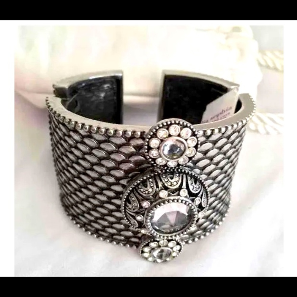 Zingara Lia Sophia Red Carpet Collection Bracelet.  Retired Collectible